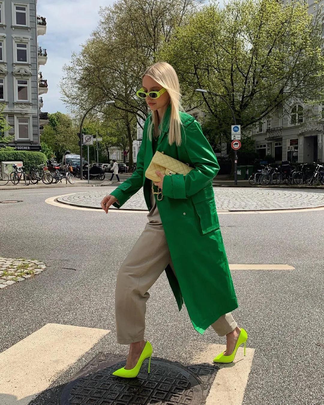 2021秋冬女裝十大流行色 晴空藍(lán)、嫩粉紅等色彩都很美(圖4)